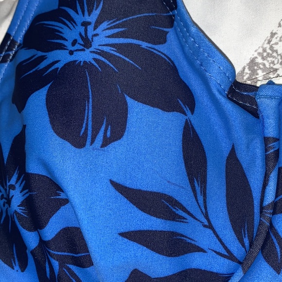 Cute Halter Bathing Suit Top with Underwire - Picture 4 of 4